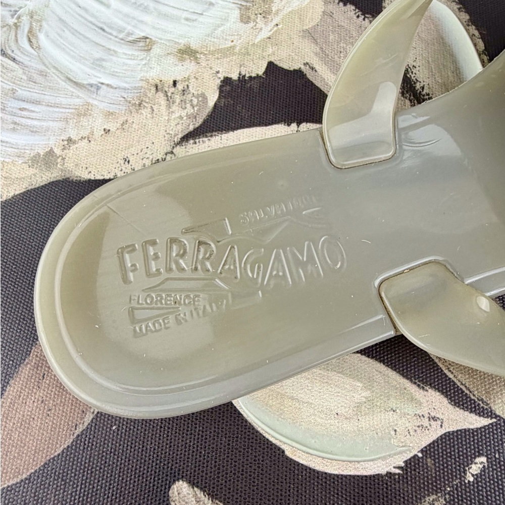 Salvador Ferragamo Bali Lace Bow Jelly Flats in Silver Grey Size 8. - Picture 3 of 6